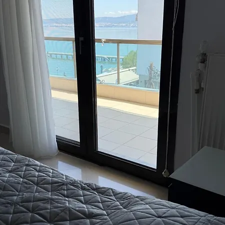 The Absolute View * Peraía