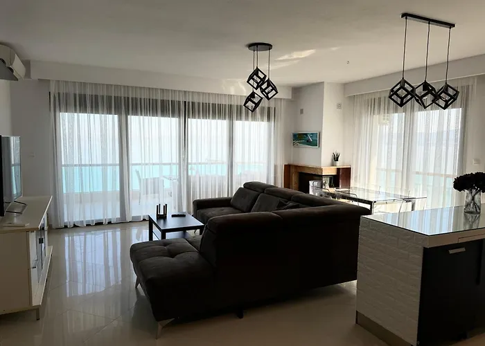 The Absolute View * Peraía