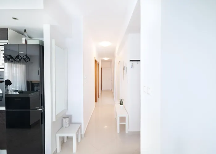 The Absolute View Peraía